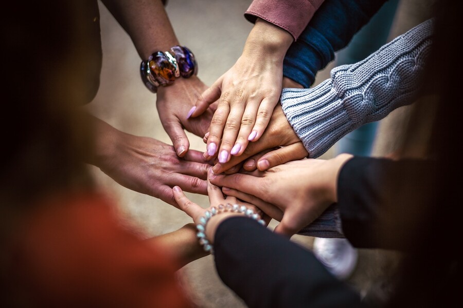Spiritual Communities: Could that be Your Happy Place? 5 spiritual communities_people